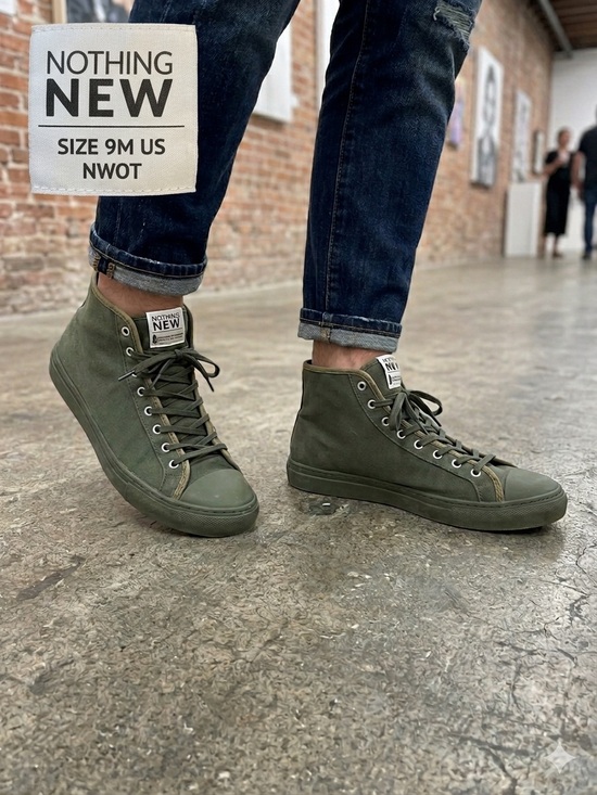 Nothing New Other - NOTHING NEW Men’s High Top Sneakers Green Size 9M NWOT